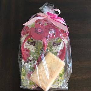 Vera Bladley‎ Flip Flop 5-6 + Pre de Provence Soap